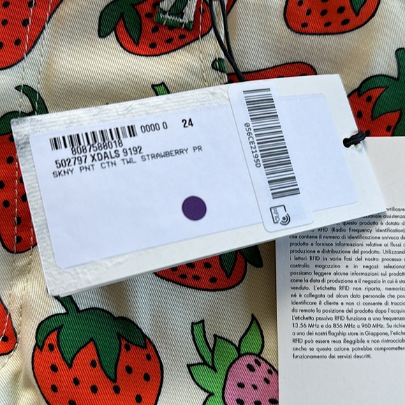 NWT Gucci Strawberry Print Skinny Leg Jeans - Picture 7 of 15